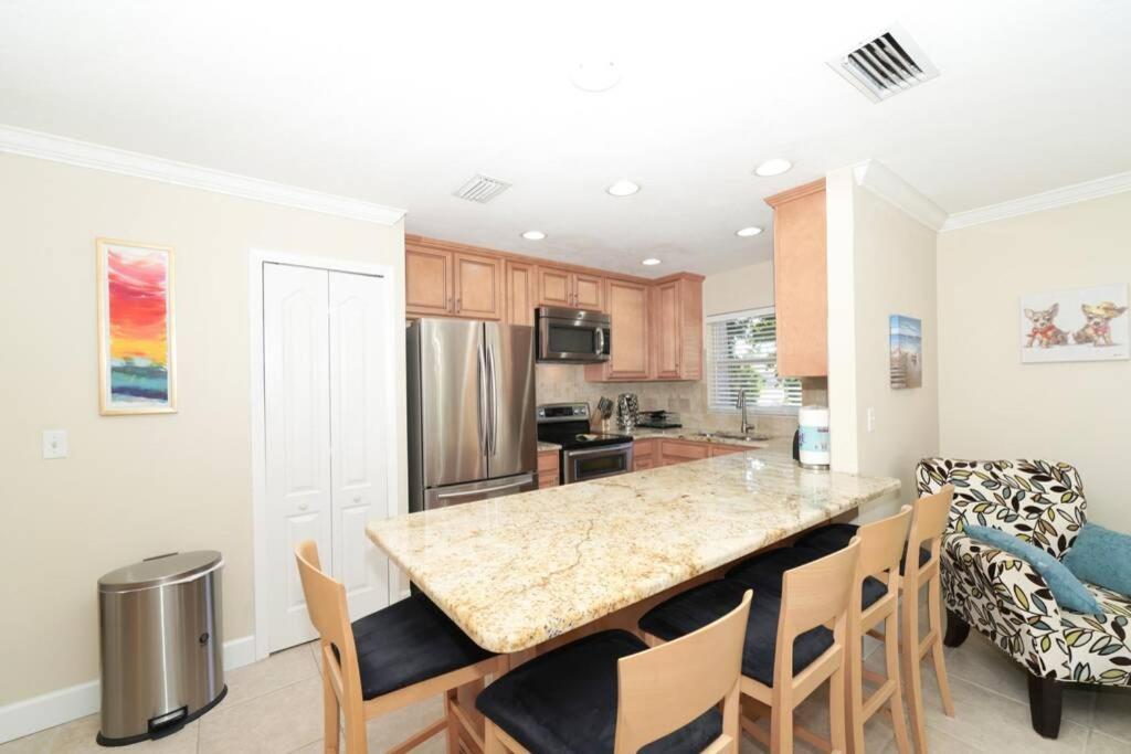 Pet-Friendly, King Bed, Close To Siesta Beach, Restaurants, Shopping Sarasota Exterior foto