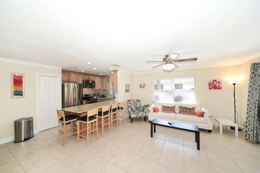 Pet-Friendly, King Bed, Close To Siesta Beach, Restaurants, Shopping Sarasota Exterior foto