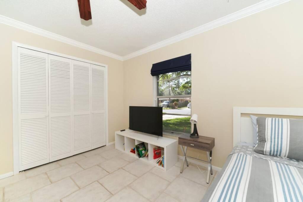 Pet-Friendly, King Bed, Close To Siesta Beach, Restaurants, Shopping Sarasota Exterior foto